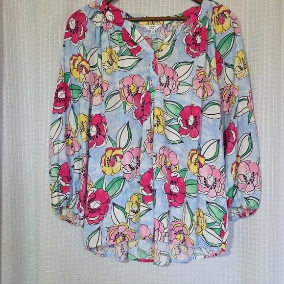 crown & ivy Tops - Crown & Ivy Floral Pullover XL Peasant  BLouse With Smocking Detail